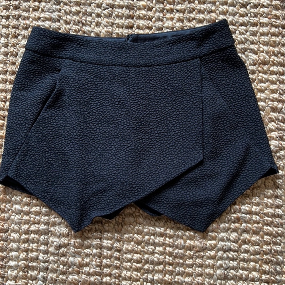 Black Kenzie skort